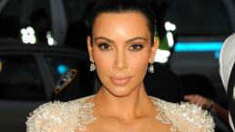 Kim Kardashian aparece sin ropa y sólo con el hilo de su tanga