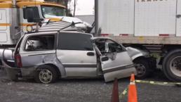 Automovilista muere prensado entre dos tráileres, en la carretera México - Querétaro