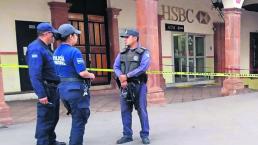 Empistolados asaltan banco en Amealco de Bonfil y logran escapar