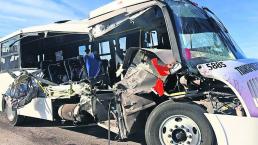 Tráiler embiste a autobús y deja cinco heridos, en Querétaro 