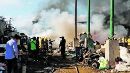 Bodega de desperdicios industriales se incendia y provoca pánico, en Yecapixtla
