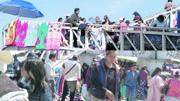 Instalan tianguis en pleno puente peatonal, en Toluca 