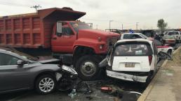 Mortal choque entre dos taxis, dos autos y un camión en Ecatepec, Estado de México