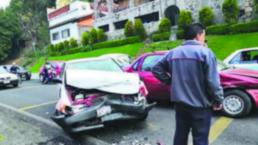 Taxi automóvil choque atrapados Valle de Bravo