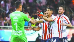 Chivas le gana a Toluca y dedica triunfo a Raúl Gudiño, quien perdió a su bebé 