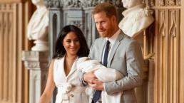 Meghan Markle y el príncipe Harry presentan a su bebé