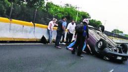 Exceso de velocidad Pierden el control Ancianos heridos Morelos