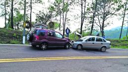 Frentazo Choca contra auto Rebase en curva Morelos