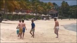 El enorme gesto de Messi con un niño en la playa