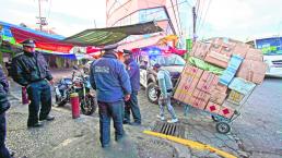 Denuncian invasión de ambulantes en Toluca