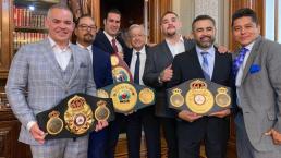 El boxeador mexicano en su visita a AMLO