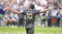 El mexicano festeja un gol con el LAFC