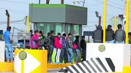 Normalistas de Tenería toman caseta El Dorado en Edomex; denuncian rompimiento de acuerdos