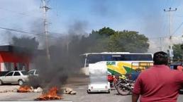 Jonacatepec queman llantas inseguridad cobro de piso