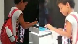 niño conmueve lo graban tienda samsung hace su tarea tablet de exhibición tableta lo buscan brasil