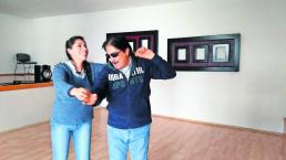 La historia de Cruz Sánchez, el hombre que combate la ceguera a través del baile