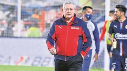 Víctor Manuel Vucetich seguirá como técnico de Chivas, ya trabaja para el torneo entrante