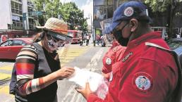 Paramédicos y bomberos acuden a vacunarse contra Covid en Toluca, hoy es el último día