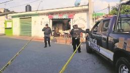 Sicarios acribillan a dos hombres mientras comían en Morelos, una mujer resultó herida