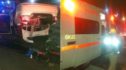 Taxi choca con auto en avenida Constituyentes de la CDMX, hay dos lesionados
