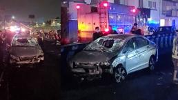 Auto vuelca tras choque en Viaducto Miguel Alemán, el conductor sale ileso
