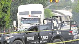 Hombre que tapaba baches muere arrollado por un camión carguero en Valle de Chalco