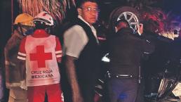 Borrachos vuelcan en su vehículo en Morelos, uno se va al cielo y otro al hospital 