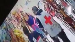 Video capta a presuntos paramédicos de Cruz Roja robando un banco en la Ciudad de México