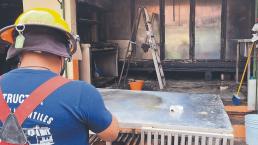 Cocinera provoca incendio en una tortería por accidente tras derramar aceite, en Morelos 