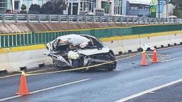 Pasajera de taxi está al borde de la muerte tras choque contra camión, en la México Toluca