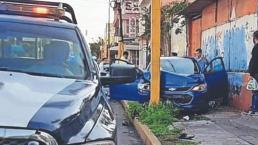 Automovilista se estampa contra vendedor de gelatinas con todo y su carrito, en Morelos
