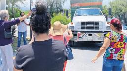 Vecinos de Cuernavaca y Temixco impiden paso de camiones recolectores al relleno sanitario 