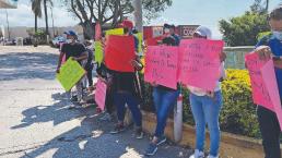 "¡Ni te topo!" Grupito protesta a favor de tiradero en Cuernavaca... pero vecinos ni los ubican