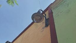 Se va la luz en calle de Cuernavaca y delincuentes aprovechan para llevarse los cables