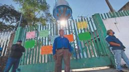 Por falta de agua, pobladores de Cuernavaca toman y hacen guardia al exterior de pozo