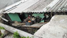 Colapsa muro de casa en Chimalhuacán y deja lesionada a señora y a un niño