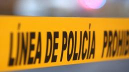 Ejecutan a una mujer con rifle de asalto y tiran su cadáver en una carretera de Morelos
