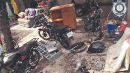 Atoran a 4 jóvenes y una menor de edad durante cateo en Morelos, tenían 11 motos robadas
