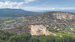 Aparece enorme grieta en cerro de Morelos, vecinos temen derrumbe mortal pero no se irán