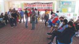 Trabajadores y personal médico en hospitales de Guerrero paran labores, por dinero