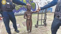 Atoran a hombre por robar estatua de bronce en plaza pública de la CDMX