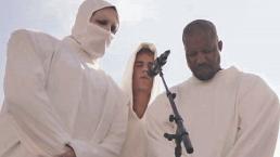 Marilyn Manson, Kanye West y Justin Bieber en una foto vestidos de blanco, por esta razón