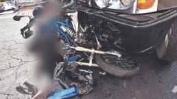 Motociclista muere de forma espeluznante entre dos tráileres, en Cuautitlán Izcalli
