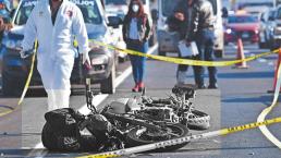 Hombre muere abrazando su motocicleta tras ser embestido en el Estado de México
