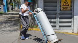 Generan avisos de riesgo por condiciones de tanques de gas en casas de la Miguel Hidalgo