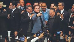 Canelo Álvarez es recibido como héroe en el Senado por apoyar a niños con cáncer