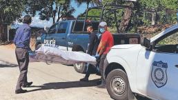 Cadáver de hombre es hallado flotando en canal de agua, en Morelos