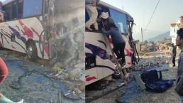 Autobús choca contra vivienda en Joquicingo en Edomex, mueren 21 y hay decenas de heridos