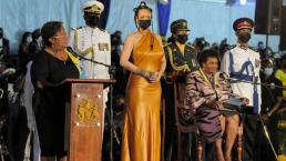 Coronan a Rihanna como “heroína nacional” de Barbados y destituyen a la Reina Isabel II
