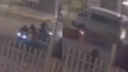 Peatón y chofer de combi frustran asalto a un motociclista, en Tlalnepantla